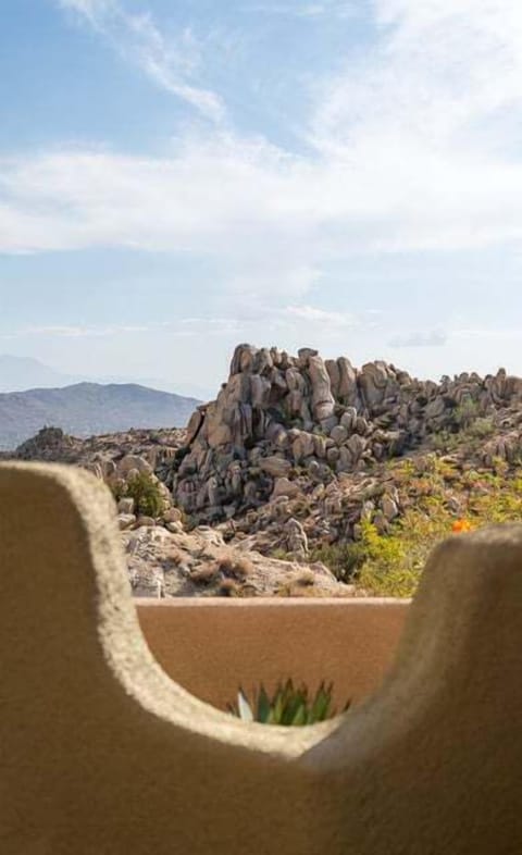 Views of the boulders.