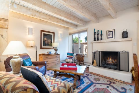 Living Room w. Sleeper Sofa