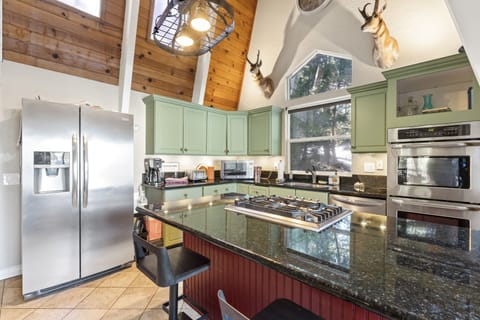 Fully equipped kitchen to prepare the perfect meal for your loved ones.
