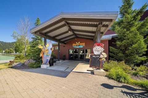 Silver Rapids - Indoor WaterPark