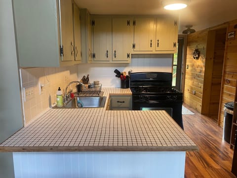 Simple set up kitchen with everything you need to make a great meal!