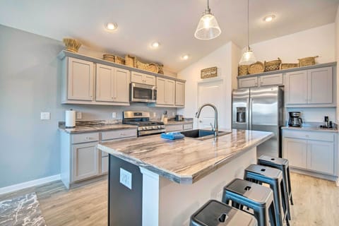 Kitchen | Drip Coffee Maker | Toaster