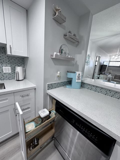 Coffee Station: Keurig, Espresso & Drip Coffee Pot for all your coffee delights