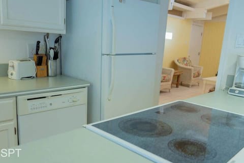 c7a83049-c30a-42-nPKUt