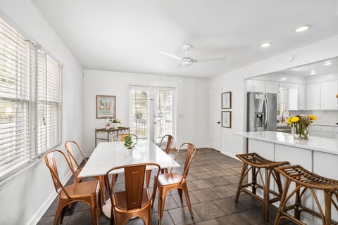 Extra Dining Space & Island Seating