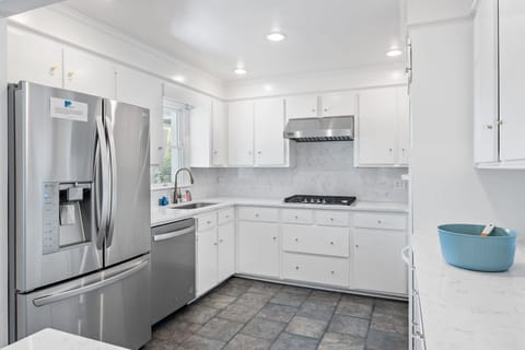 Gas Cooktop and Double Ovens