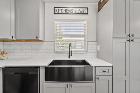 10-web-or-mls-138-chelsea-dr