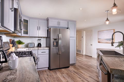 kitchen, island counter