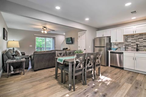 Dining Room | Free WiFi | 0.2 Mi to Table Rock Lake