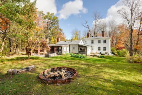 Royalston Vacation Rental | 4BR | 2BA | Stairs to Access | 3,200 Sq Ft