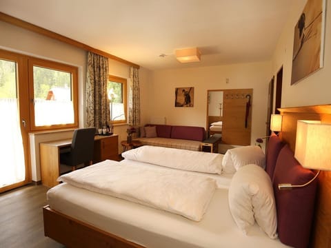 Double room 7 - House Alexander Bed and Breakfast in Schladming