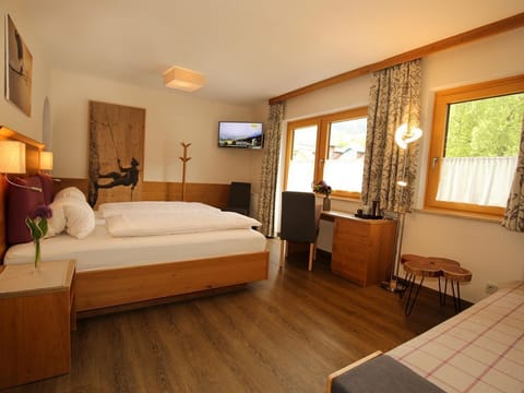 Double room 7 - House Alexander Bed and Breakfast in Schladming