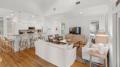 Grateful By The Sea Main Living Area