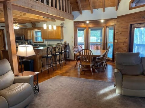 Open Main Floor Living Room/Dining Room/Kitchen