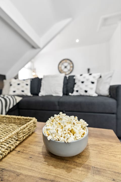 Living Room / Lounge