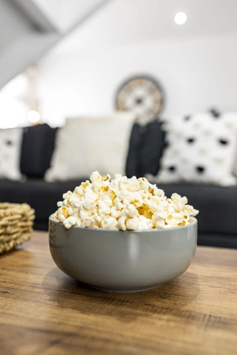 Living Room / Lounge