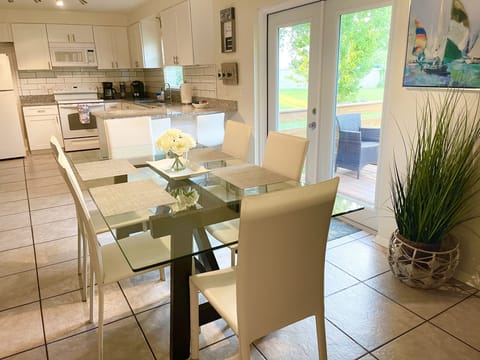DINING AREA & KTCHEN VIEW - totally remodeled
