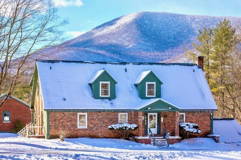 Strawberry Hill Villa - sleep 20 nestled in the Green Mts.of Manchester VT.