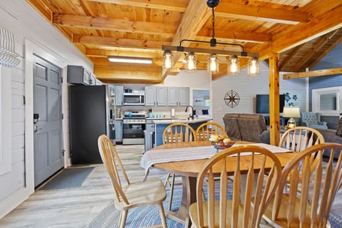 Dining room table seats 6