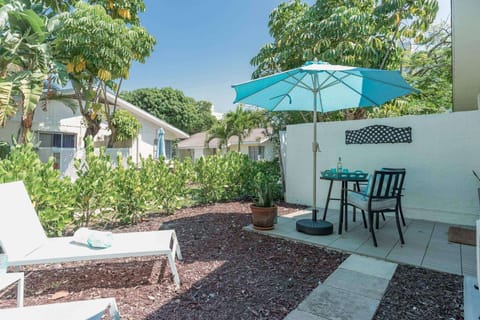 Open patio to enjoy the beautiful sunshine in the morning or afternoon!