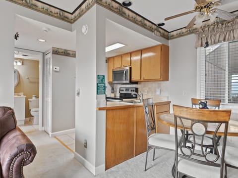 Dining Area | Kitchen