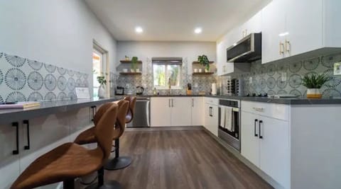 Fully equipped kitchen