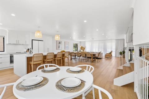 Breakfast / Kitchen / Dining