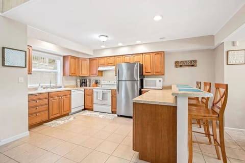 Big open kitchen so that multiple can be in here to help