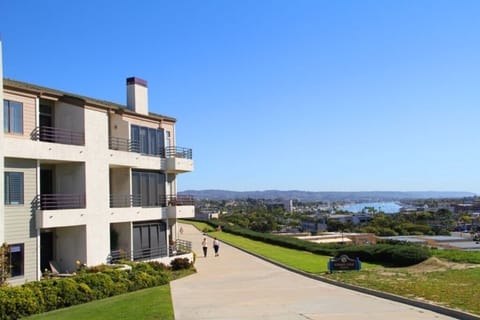 Enjoy a morning and evening walk in Sunset Park with amazing ocean views!