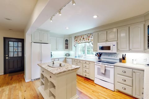 3501-Seabrook-Island-Road-07172023_122320