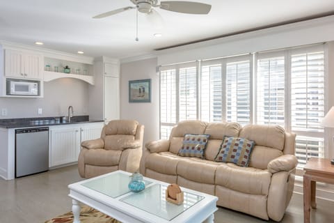 950bd381-b250-479f-bd9d-7b3d2e30b2c3