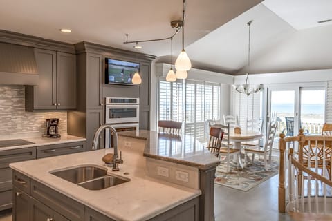 1ac1d1d1-20fc-47b0-bd6f-18f0c21a0a60