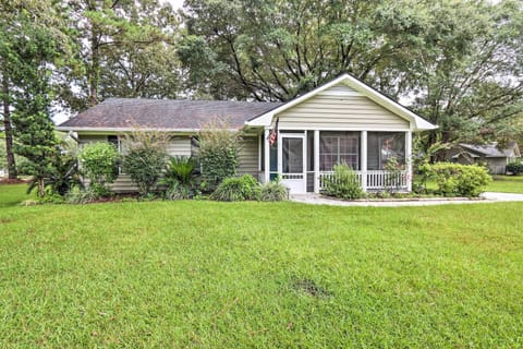 Beaufort Vacation Rental | 1,200 Sq Ft | 3BR | 2BA | Step-Free Access