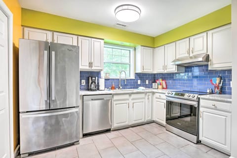 Kitchen | Air Fryer | Complimentary Spices | Toaster | Dishwasher