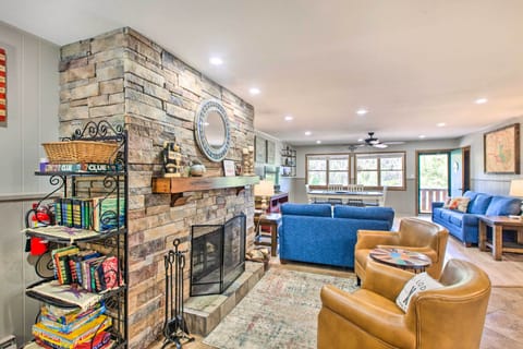 Red River Vacation Rental | 2BR | 2BA | 1,200 Sq Ft | Access Only By Stairs