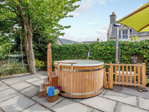Hot tub | Caldon Cottage, Cromarty
