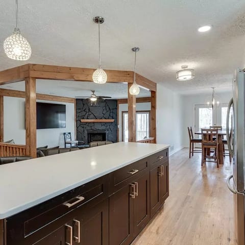 Kitchen / Dinning Area