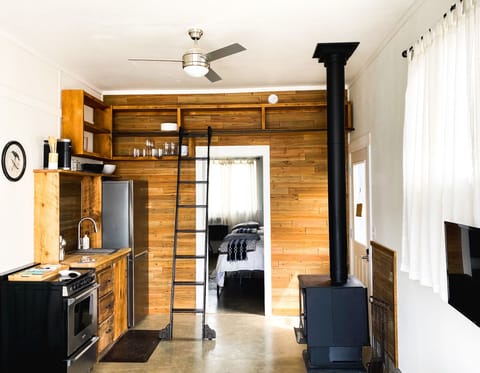 The Suburban Suite is modern, spacious, and has all your favorite amenities. 