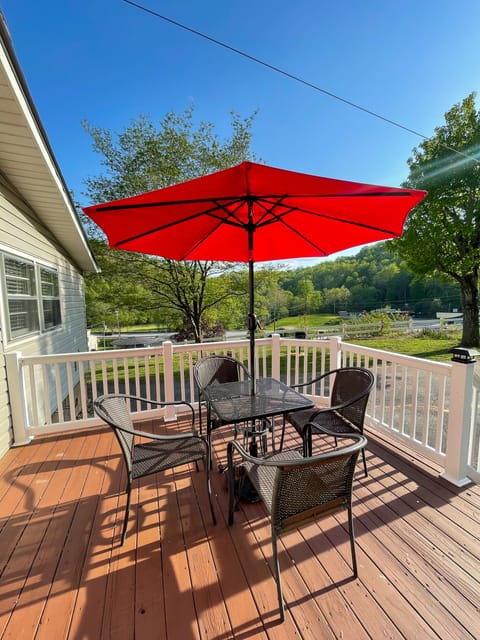 Outdoor Dining Area - Outdoor Dining area