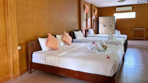 Group room for up to 6 people