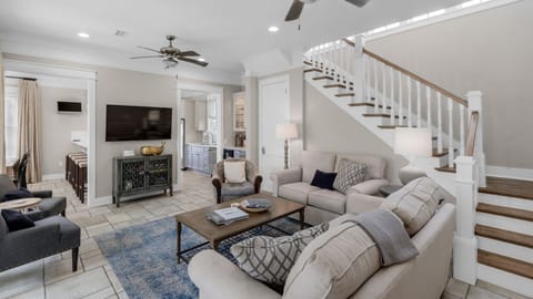 Walking on Sunshine Main Living Area