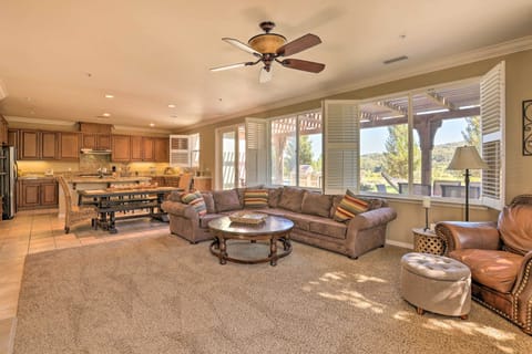 Living Room | Sleeper Sofa | Central A/C | Smart TV