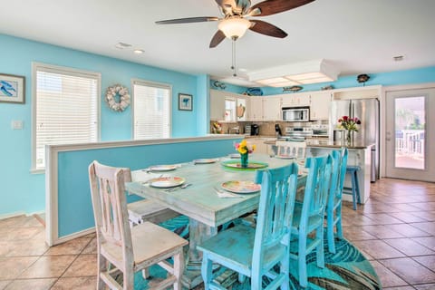 Dining Area | Dishware Provided | Main Level | Free WiFi