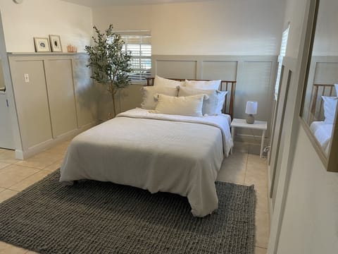 Guests are treated to fresh linens and comfy pillows. 