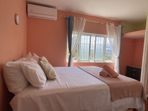 Indoors, Cushion, Home Decor, Furniture, Bed