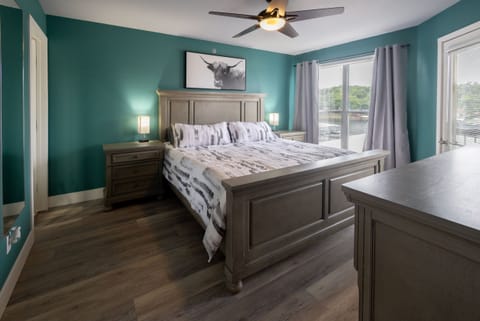 Master bedroom with King bed