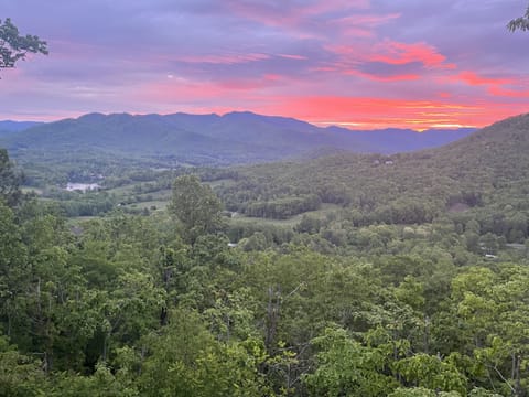 A beautiful sunrise on The Nest at Eagles View!