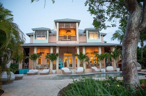 Exterior overlooking the bay and Eleuthera 
