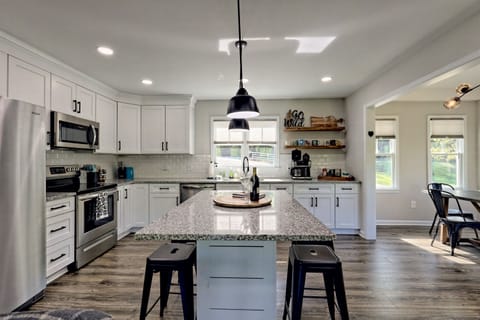 Brand New Kitchen will all the Gadgets needed to whip up the perfect meal!