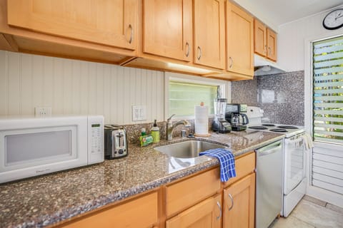 Equipped with Coffee Maker, Blender, Microwave, Toaster.